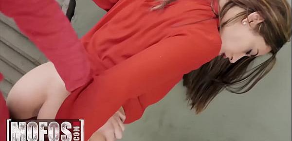  Cutie (Lucia Nieto) Rides (Jordi El Nino Pollas) Big Hard Cock In Public For Some Fast Cash - Mofos